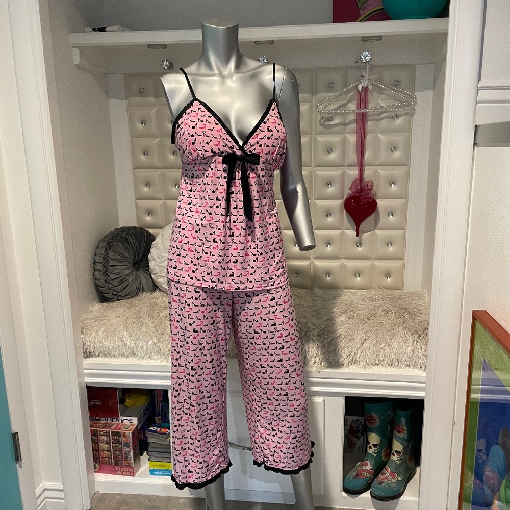 Jenni by Jenifer Moore Pajama Set. Large Camisole and Capri Set